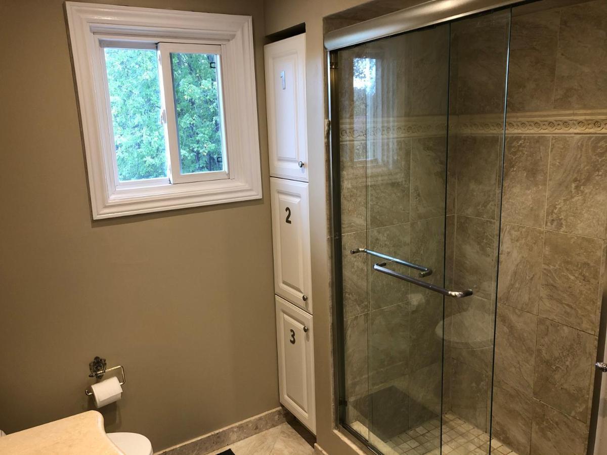 Comfort Rooms Near Toronto Airport Mississauga Extérieur photo